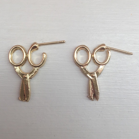 🔴5/$15🔴CLEARANCE Gold Scissors Earrings NEW - Picture 3 of 8